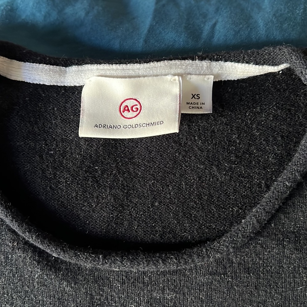 Black & white Graphic sweater w/ french La Nouvelle Vague writing “the new wave” - Picture 6 of 8